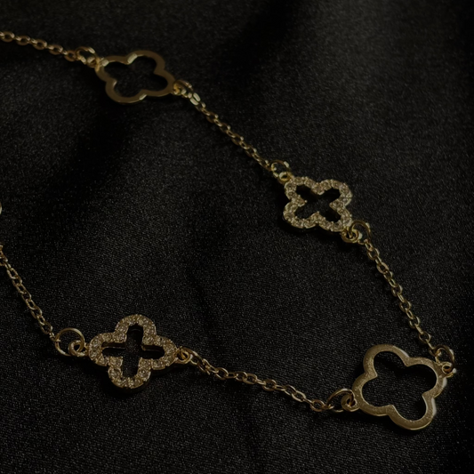 Vintage Clover Necklace